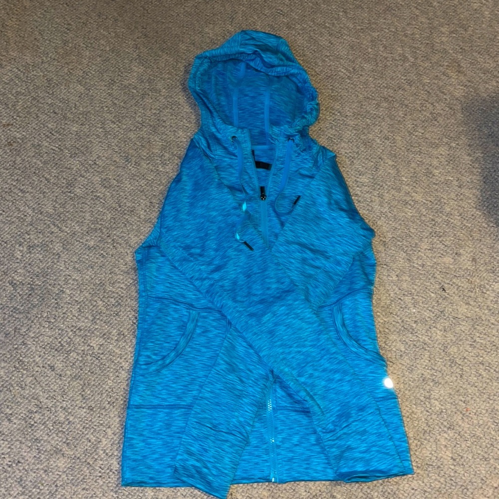 90 degree hooded zip up